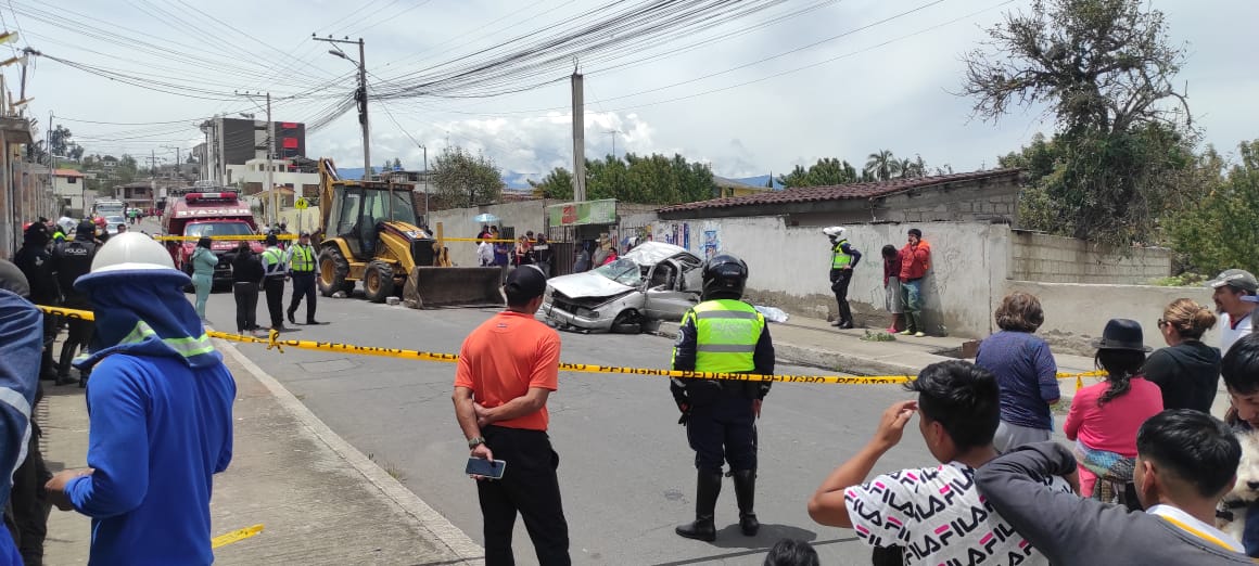 Taxista fue aplastado por pala mecánica