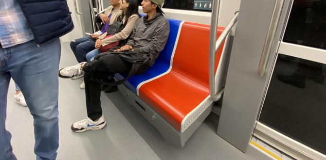 El asiento rojo del metro de Quito.