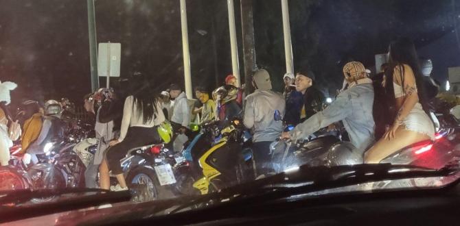El 31 de octubre se realizó la rodada del terror en el centro de Guayaquil.