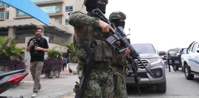 Los militares siguen en operativos constantes en Guayaquil.