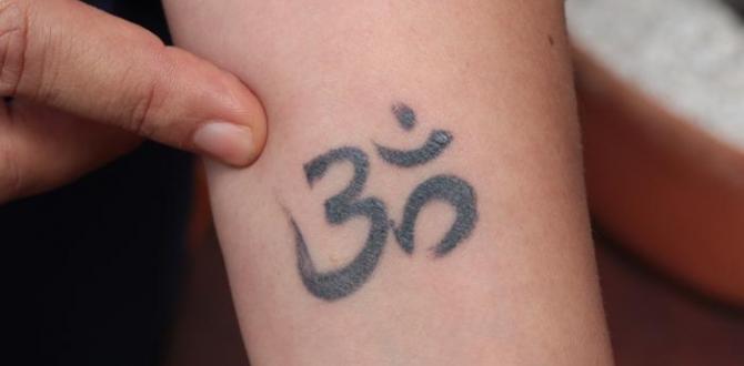 El símbolo Om grabado recientemente en uno de sus brazos habla de la unión de lo físico con lo espiritual.