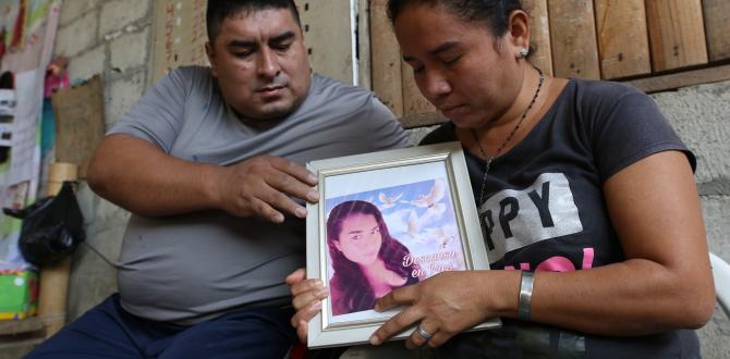 Pablo Vargas y Mayra Parrales no pueden contener las lágrimas al hablar de Noelia, la mayor de sus cuatro hijos.