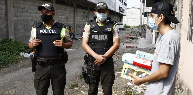 POLICIAS QUE AYUDARON (32873386)