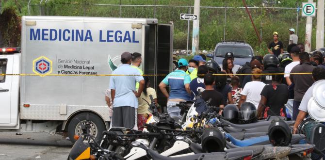 Allegados trataron de evitar que el cuerpo fuera llevado al  Laboratorio de Criminalística.