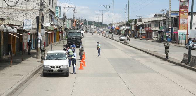 En el noreste de Guayaquil, policías, militares y agentes de la ATM realizan controles.