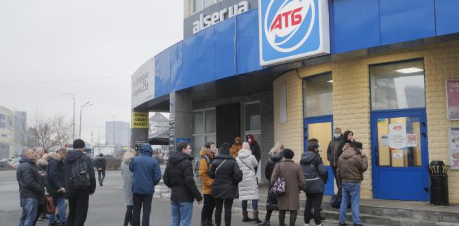 Long queues in Kiev as (7783153)