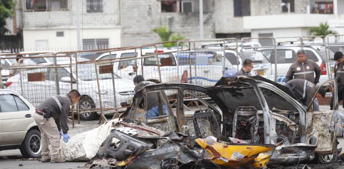 El atentado terrorista ocurrió la madrugada del domingo. Partes del automotor ‘volaron’.