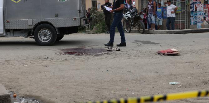 El cuerpo del joven, de 22 años, fue embarcado en el carro de Medicina Legal y llevado a la morgue.