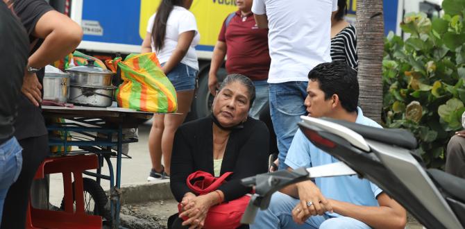 Elena Gutiérrez, suegra del vigilante, acompañó a su hija a la morgue.
