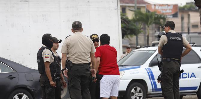 Un conocido del occiso se acercó al lugar a confirmar si era su ‘pana’.