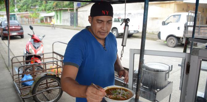 Fito es uno de los encargados de la venta de este exquisito plato típico en Quevedo.