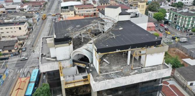 Vista aérea del edificio abandonado ubicado entre las calles Luque y Tulcán.