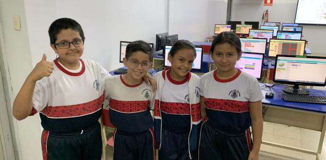 Néstor Dávila,  Jean Pierre Valarezo, Sofía Pincay y Victoria Muñoz (de izq. a der.) son los 4 niños que desarrollan la el programa de ayuda.