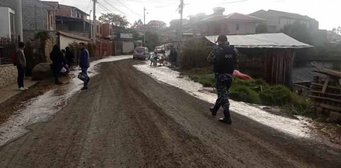 Deslizamientos de tierra generan preocupación en Rayoloma.