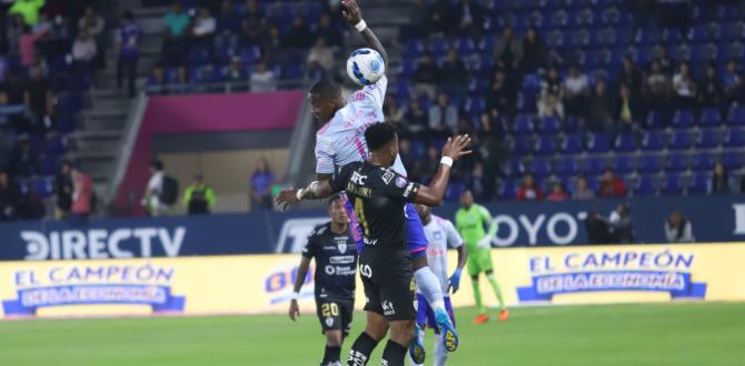 Independiente del Valle y Emelec empatan 1-1 en Quito.