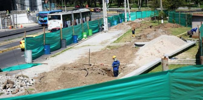 En el parque el Arbolito se construye la nueva parada de buses que van al Valle de Los Chillos.