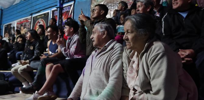 Gerardo ‘el Relámpago’ Torres disfruta de la lucha libre a sus 84 años.
