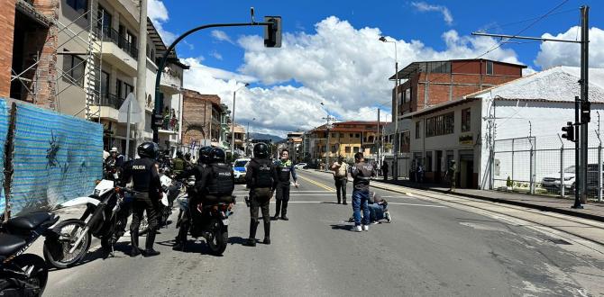 Policías estaban operativos en las calles de Cuenca.