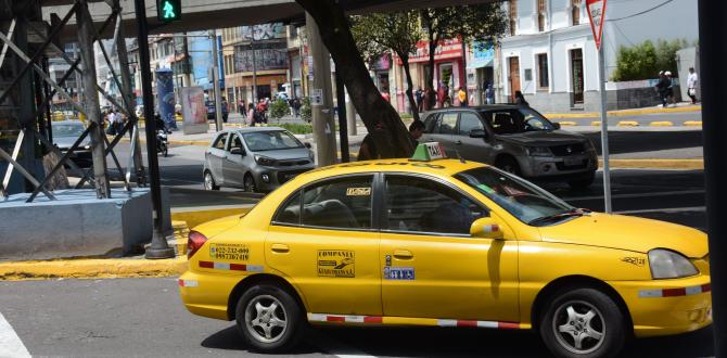 EXTRA captó a un taxista cuando se pasaba la luz roja de un semáforo, en la avenida Patria y 10 de Agosto.