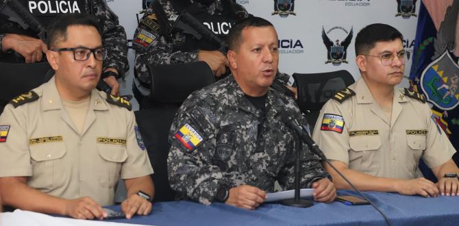 Comandante de la Zona 8, Víctor Herrera.