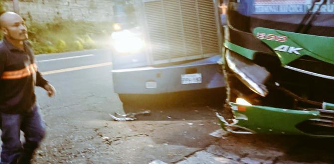 Choques de buses en Mejía y Quito
