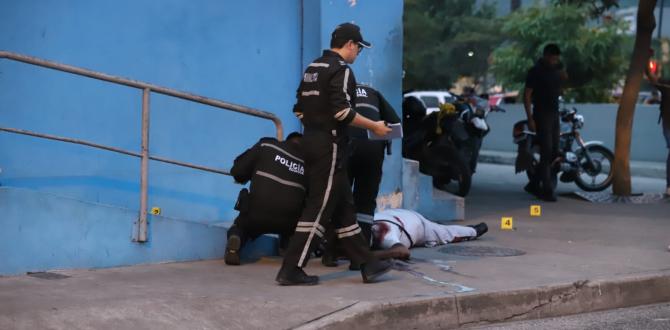 Personal de Criminalística realizó el levantamiento del cadáver.