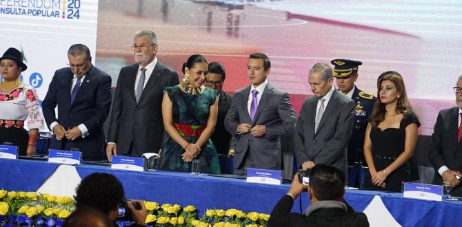 Daniel Noboa y autoridades electorales de Ecuador, este 21 de abril.