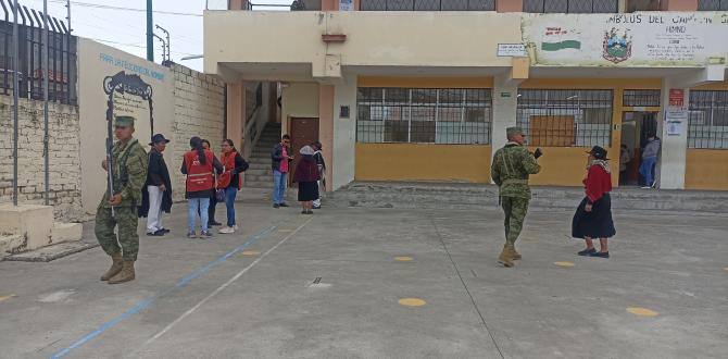 En Salasaca ni el frío impidió que la gente acuda a las urnas desde las 07:00.