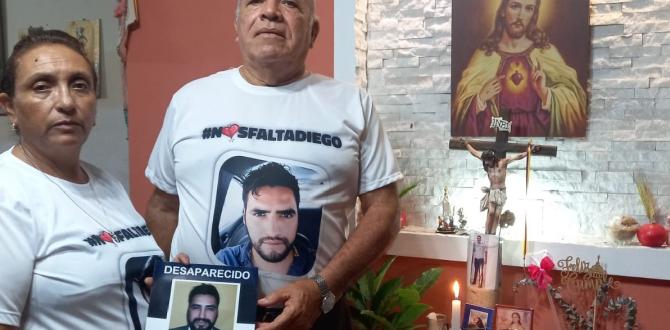 Padres de Diego Alcívar desaparecido Esmeraldas.jpg