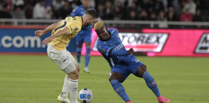 Liga de Quito va ganando 1-0 a Universidad Católica.