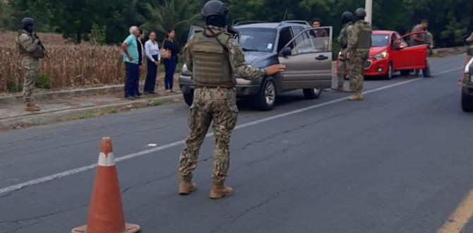 Militares realizan operativos de control en el cantón Sucre.