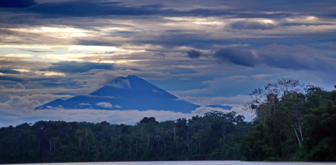 El Sangay al atardecer.