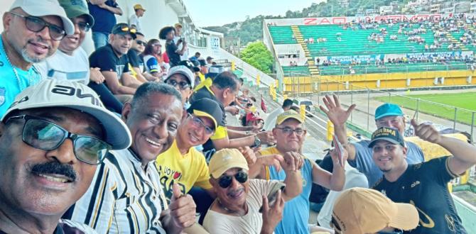 Aficionados en el estadio Folke Anderson de Esmeraldas.