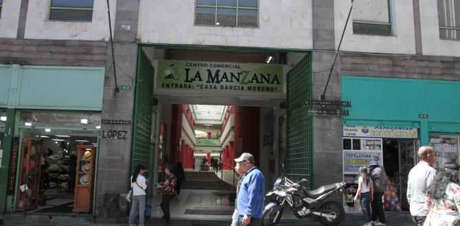 Este centro comercial se identifica como el único del casco colonial de Quito.