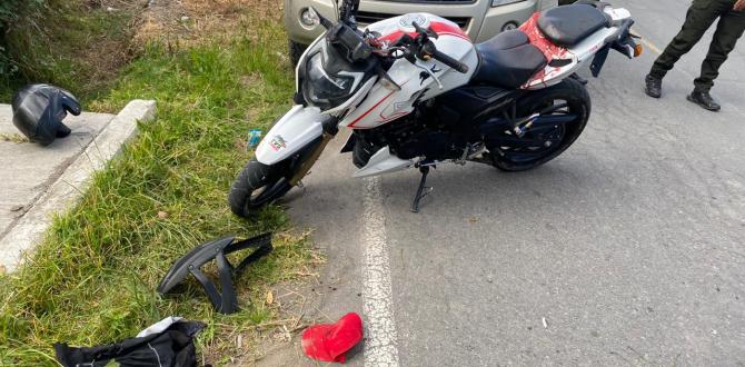 Otro de los sospechosos pretendía huir en una moto y se estrelló. Cortesía.