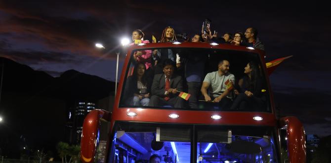 Angie Palacios y Neisi Dajomes recorrieron calles de Quito hoy.