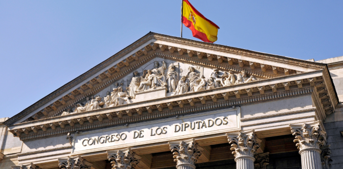 En España, se firma el Pacto de San Sebastián, donde aunaron estrategias los partidos izquierdistas para luchar por la República