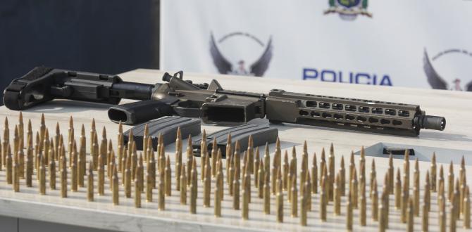 La Policía encontró un fusil en uno de los allanamientos.