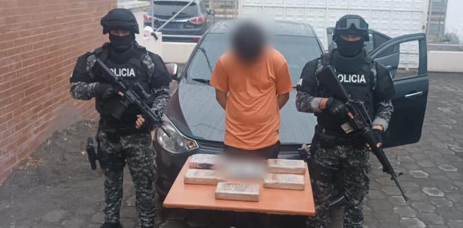 Uno de los sospechosos que fue detenido por la Policía.