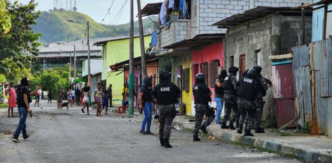 Un operativo policial tuvo lugar en Puerto Limón, Esmeraldas.