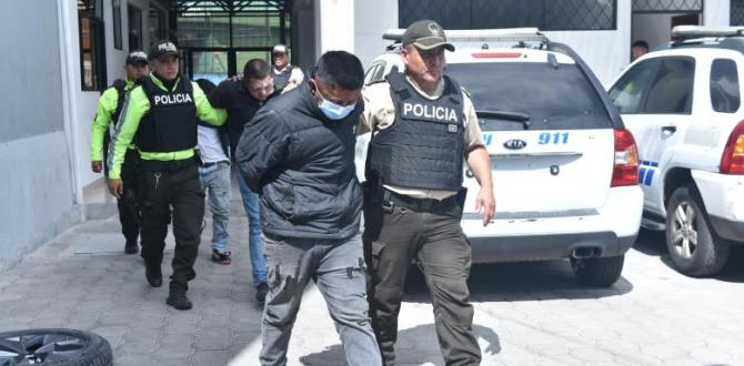 Tres personas fueron detenidas, uno presenta antecedentes por robo.