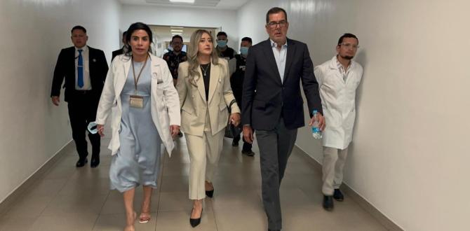 Eduardo Peña visita hospital IESS