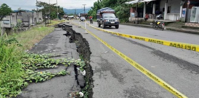 Los vehículos deben hacer malabares para poder pasar sin algún accidente.