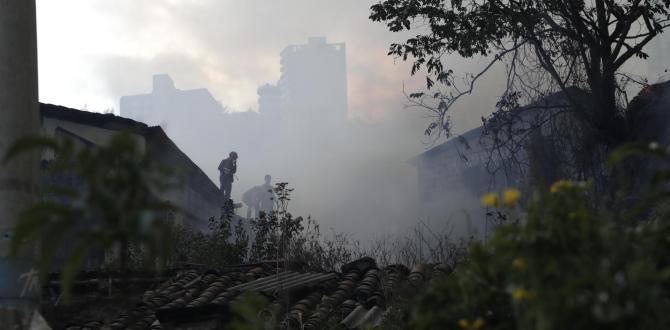 Los incendios forestales en Quito seguían sin poder ser controlados al finalizar el martes.