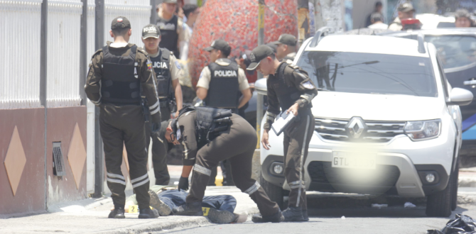 El crimen ocurrió en los exteriores de un centro comercial de La Alborada.