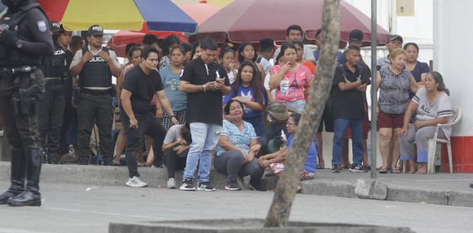 Familiares desconsolados por esta nueva muerte en Guayaquil.