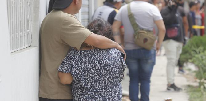 Familiares de las víctimas llegaron al lugar.