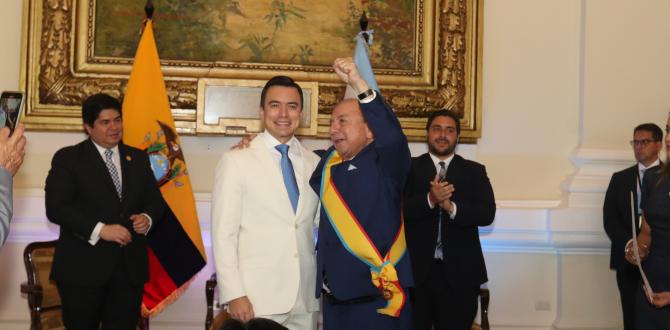 Álvaro Noboa recibió un reconocimiento por parte del Gobierno Nacional.