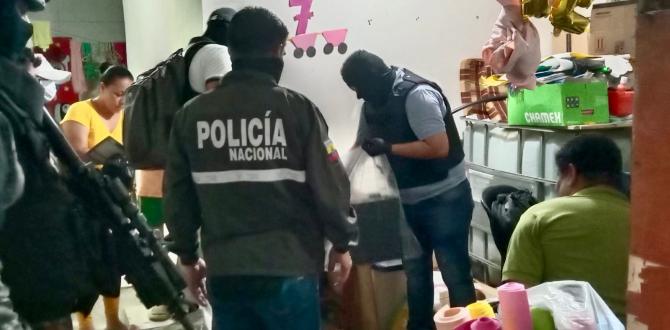 Miembros de la Policía allanaron la casa.