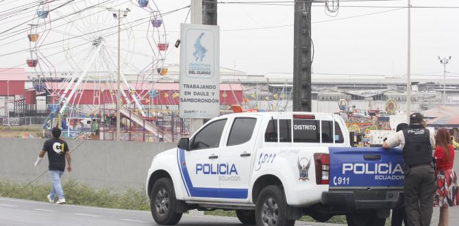 La Policía estaba en el sitio de juegos mecánicos, en La Aurora, este lunes.